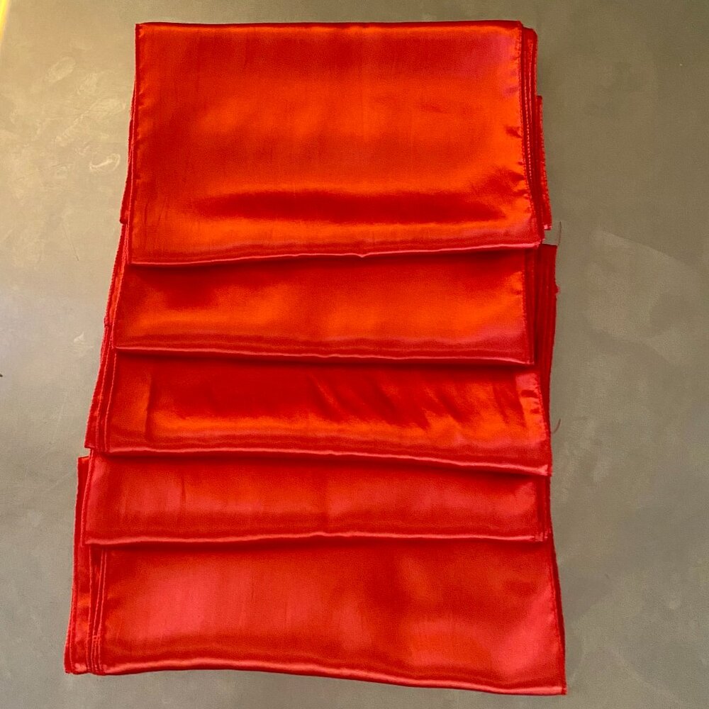 Set of 5 Satin-look Table Runners, excellent condition, great for holiday decor!